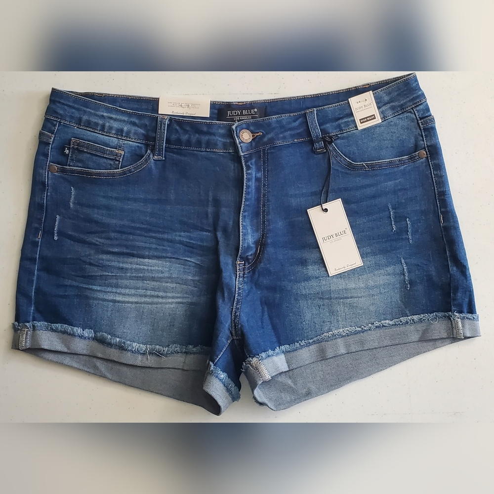 NWT Judy Blue Women's Denim Shorts - Size 32
